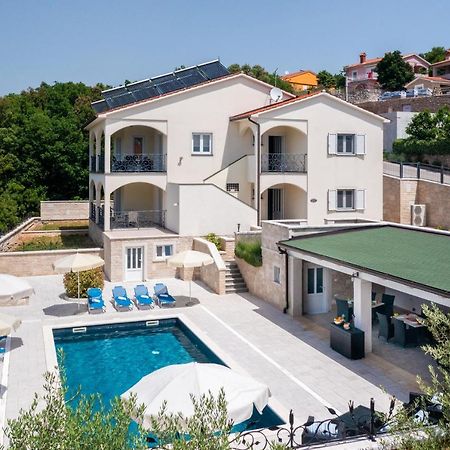 לאבין Villa Vires מראה חיצוני תמונה