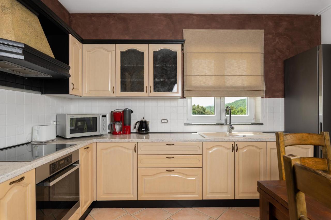 לאבין Villa Vires מראה חיצוני תמונה