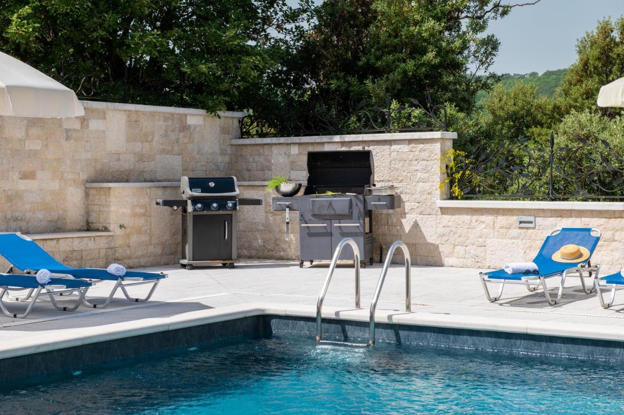 לאבין Villa Vires מראה חיצוני תמונה