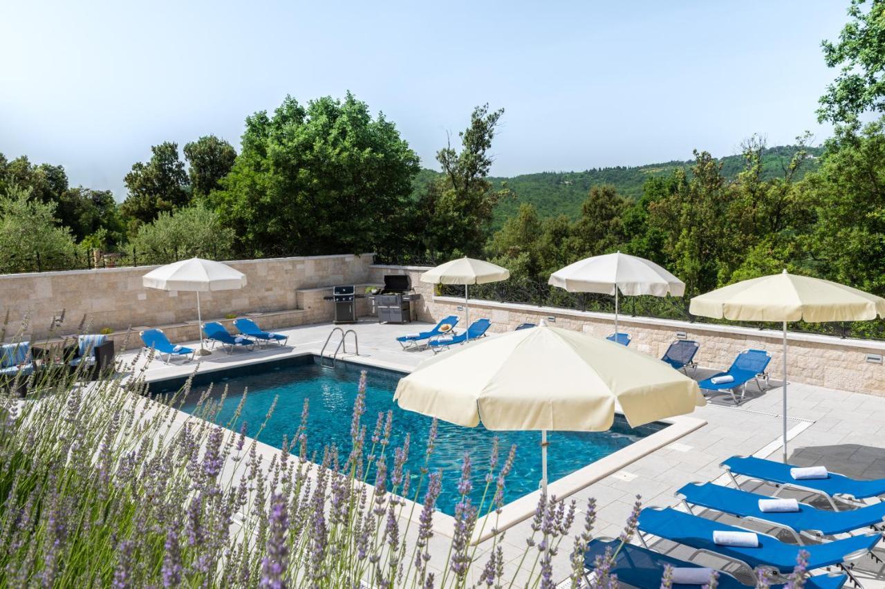 לאבין Villa Vires מראה חיצוני תמונה
